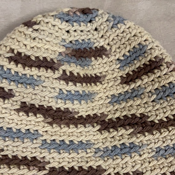 🚨4/$15🚨 Beige, Brown & Blue Knit Toque - Picture 2 of 3